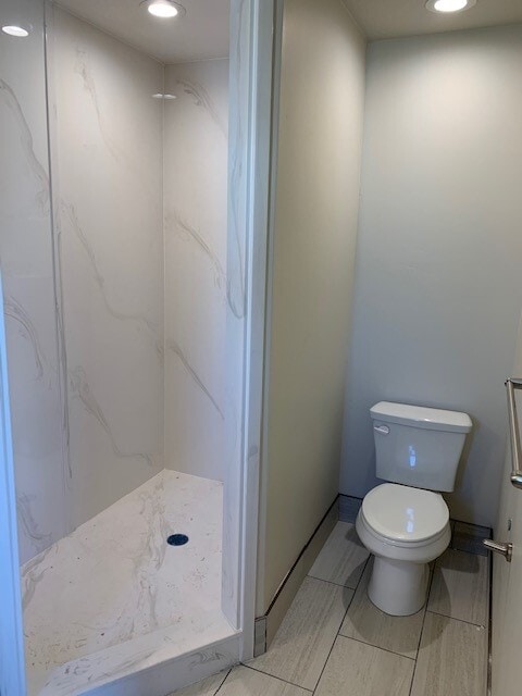 Building Photo - 88 250 N