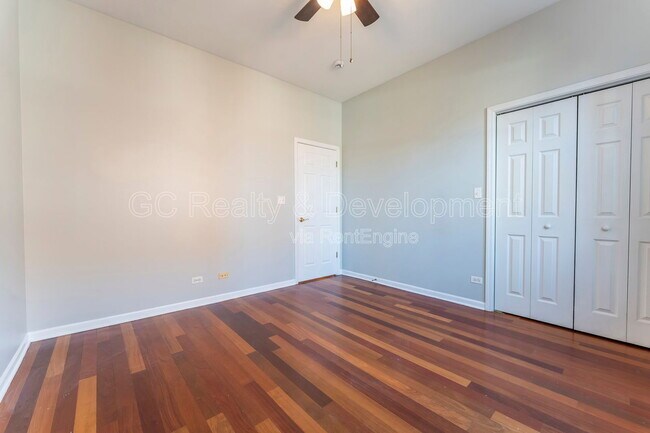 Building Photo - 4406 N Sacramento Ave