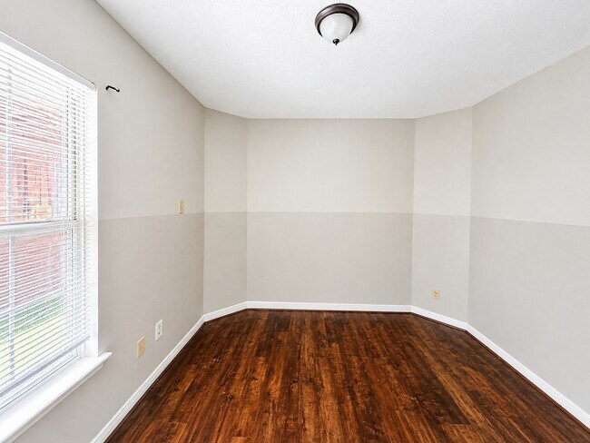 Building Photo - 7142 River Garden Dr