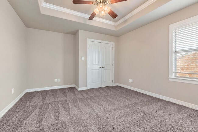 Building Photo - Available for September Move In! Spacious ...