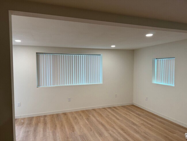 Building Photo - ELM