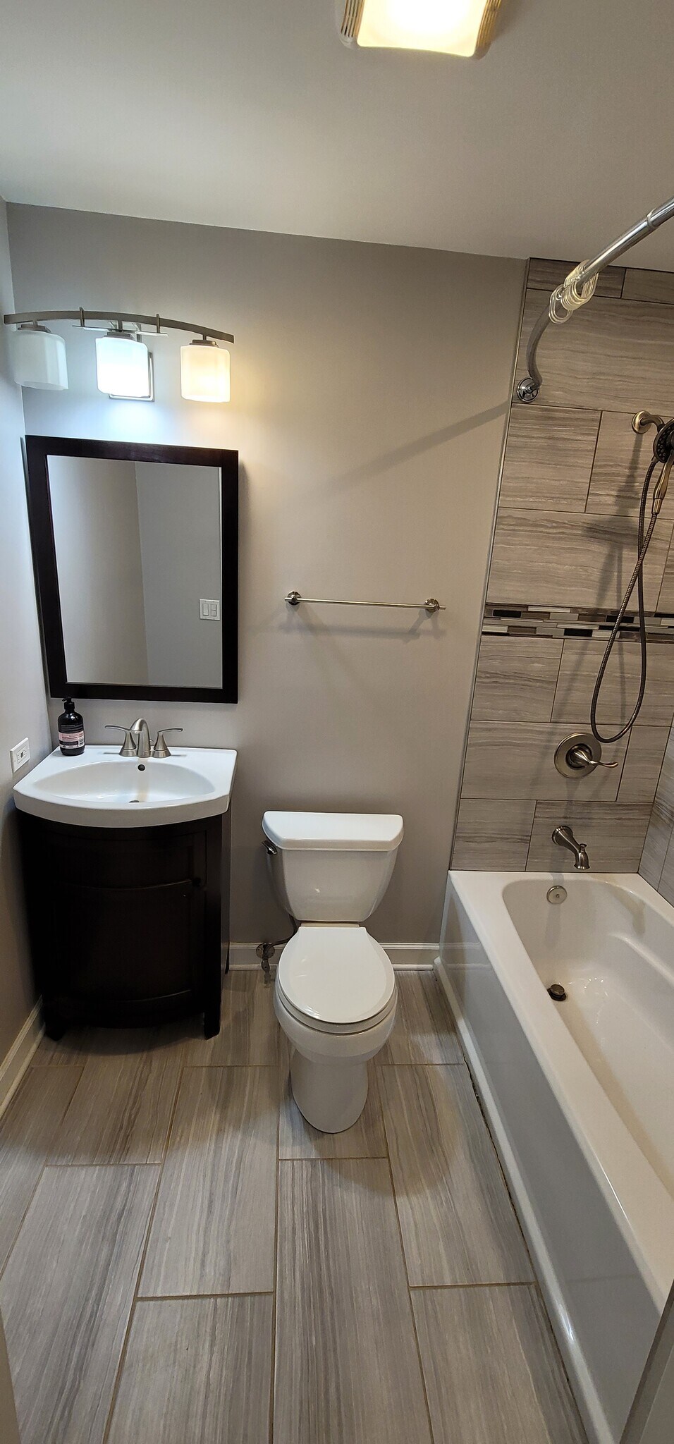 Building Photo - 1147 Needham Rd