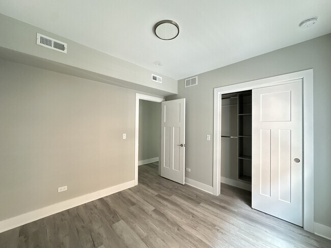 Building Photo - 1138 Oak Ave