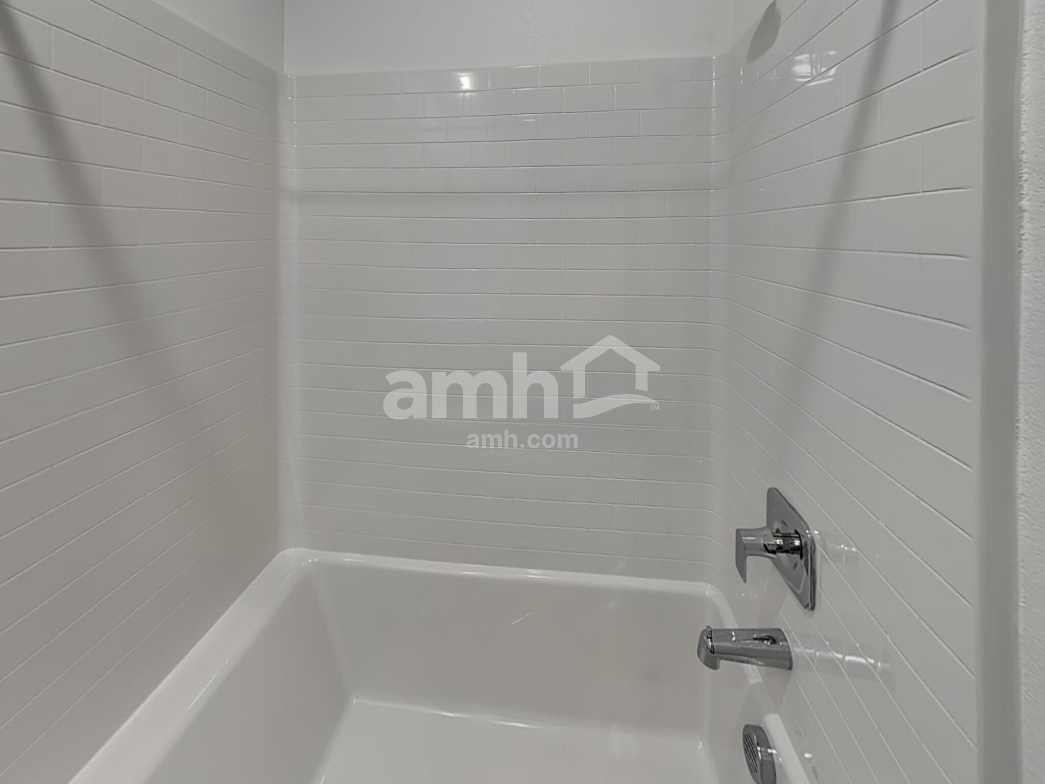 Building Photo - 7786 Hickory King Ave