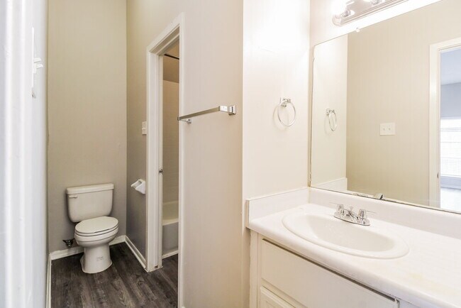 Building Photo - 7922 Grow Ln