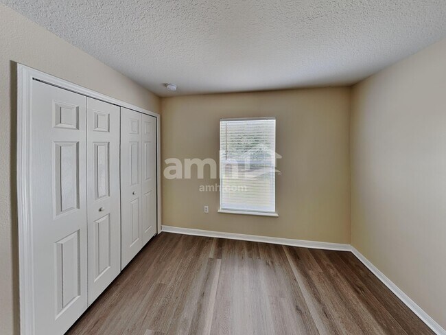 Building Photo - 31810 Parkdale Dr