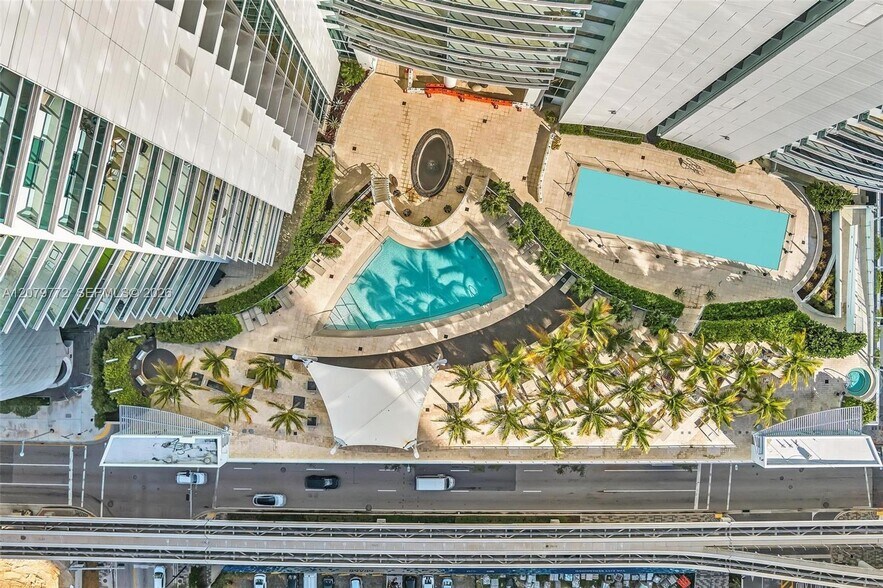 Building Photo - 900 Biscayne Blvd