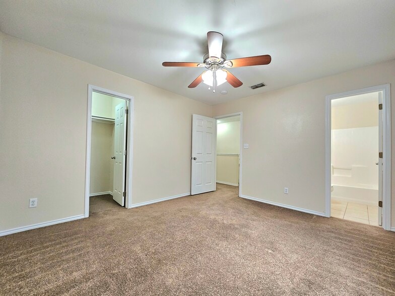 Building Photo - 3606 N Arroyo Park Ln