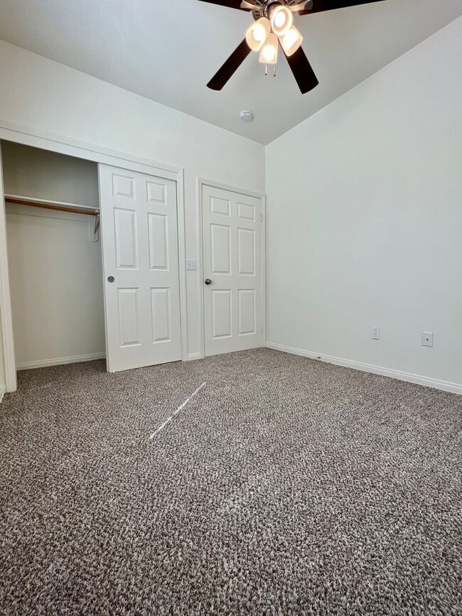 Building Photo - 708 Meadow Grove Ct