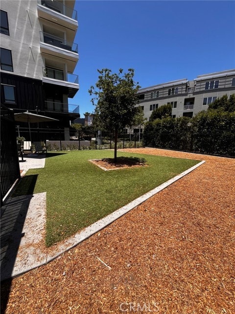 Building Photo - 3609 Rivington