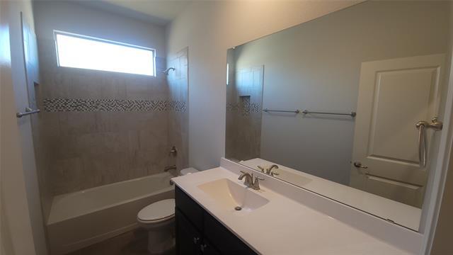 Building Photo - 1112 Larkspur Ln