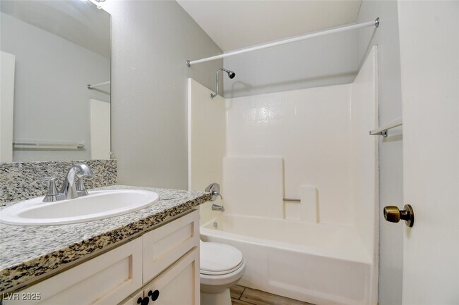 Building Photo - 7732 Parnell Ave