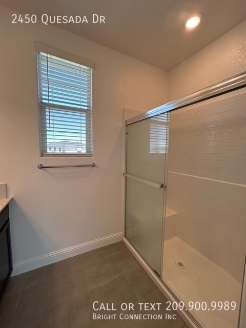 Building Photo - 2450 Quesada Dr