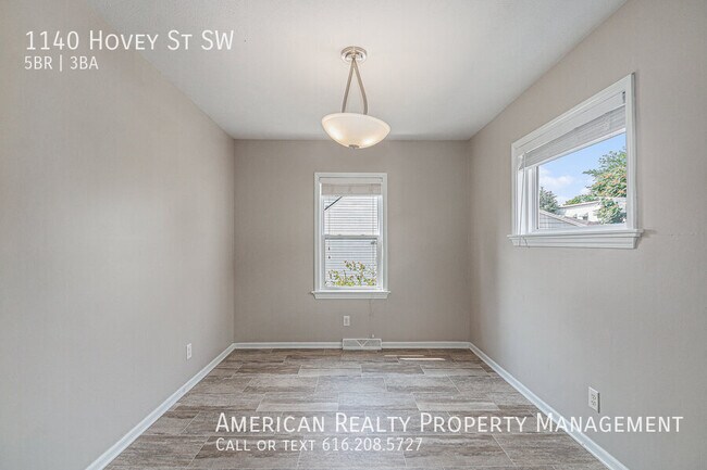 Building Photo - 1140 Hovey St SW