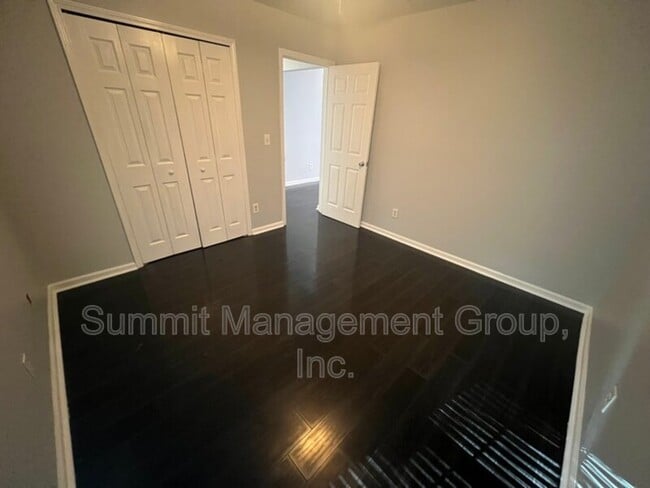 Building Photo - 6381 Klondike River Rd