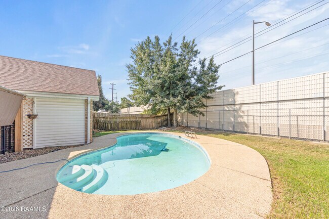 Building Photo - 101 Wisteria Dr