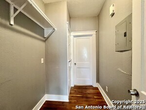 Building Photo - 1535 W Woodlawn Ave