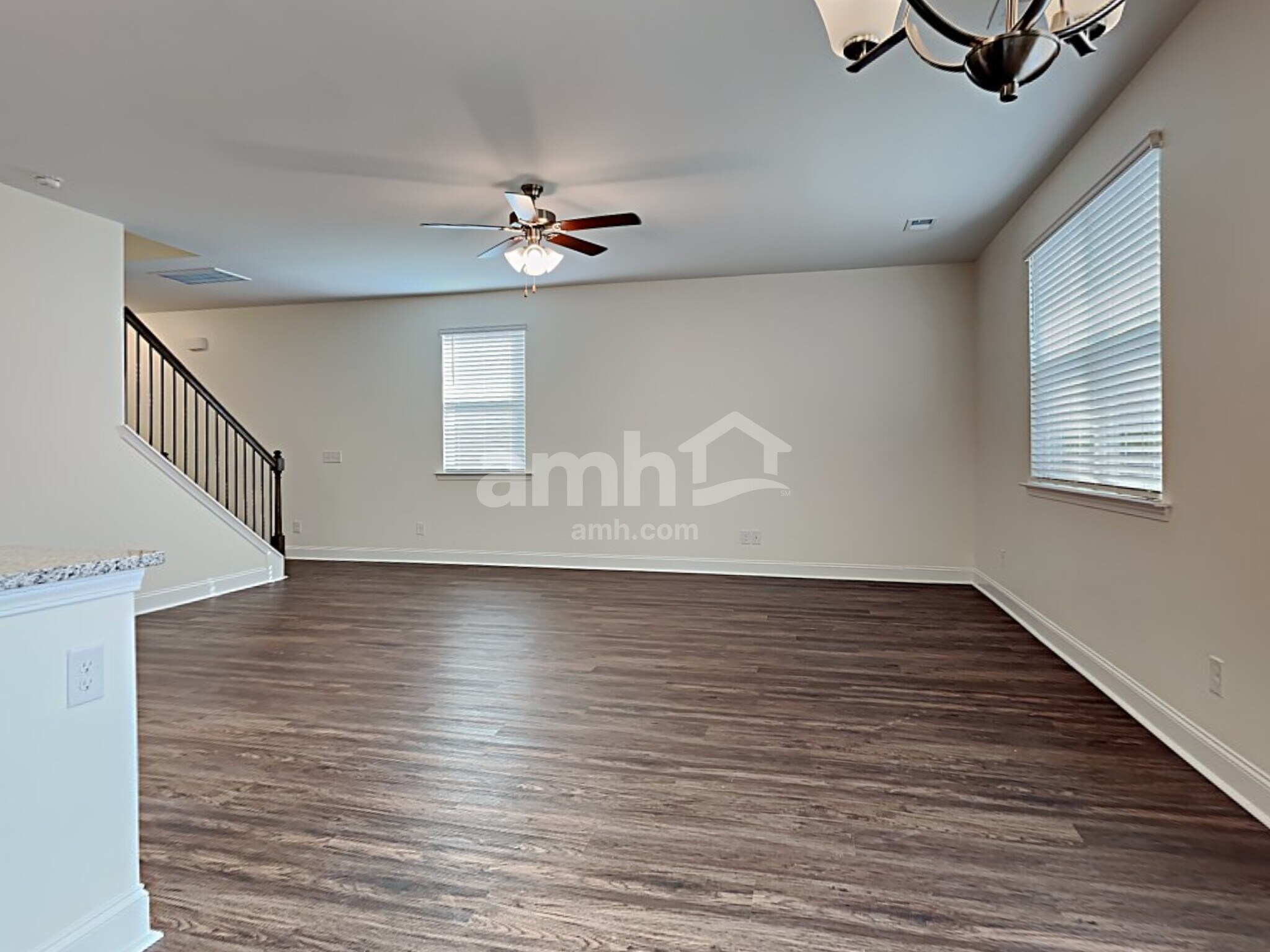 Building Photo - 1820 Produce Ln