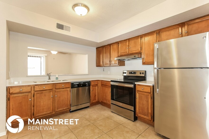 Building Photo - 3733 W Villa Theresa Dr