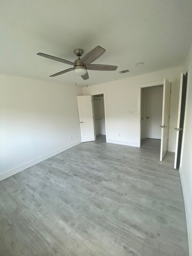 Building Photo - 4831 Wickview Ln