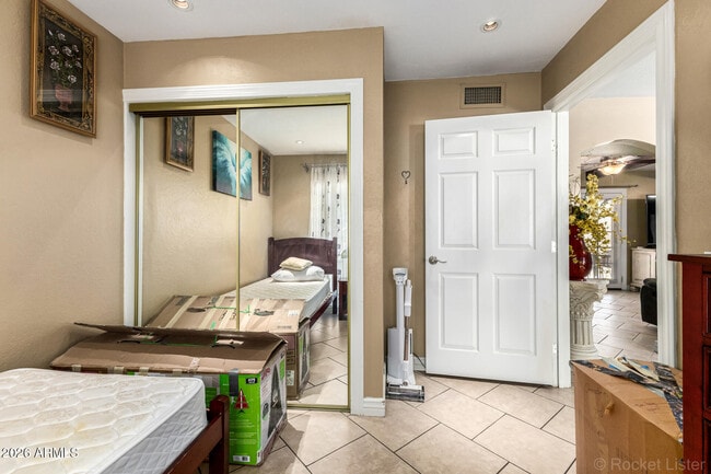 Building Photo - 11051 N 44th Ct