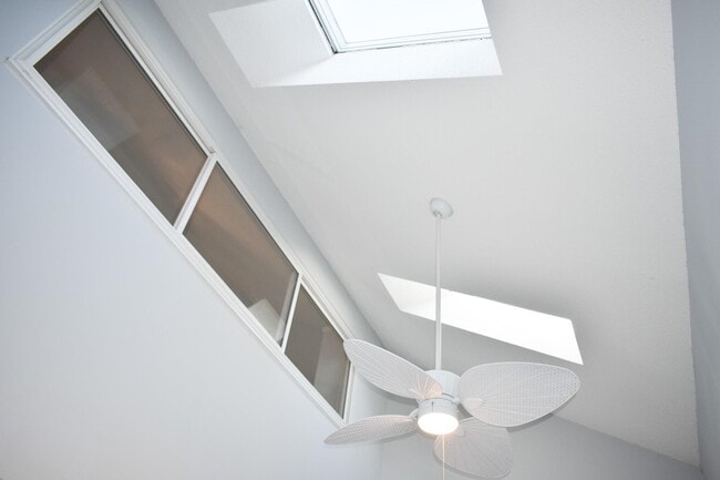 Building Photo - 4497 Little River Inn Ln