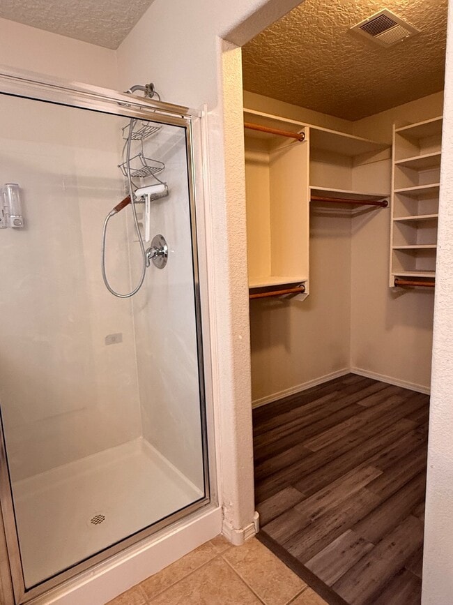 Building Photo - 2103 N Ensenada Cir SE