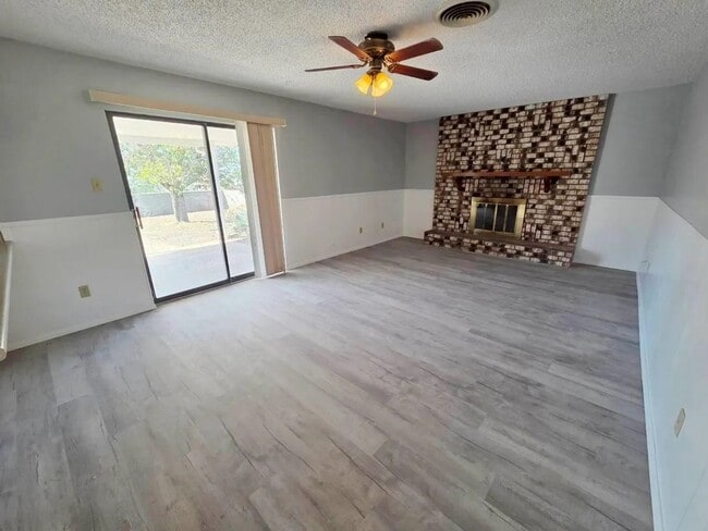 Building Photo - Very well maintained home