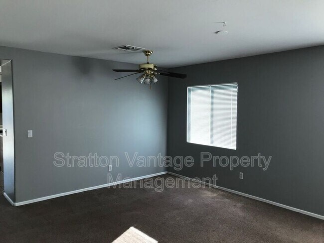 Building Photo - 12525 W Rosewood Ln