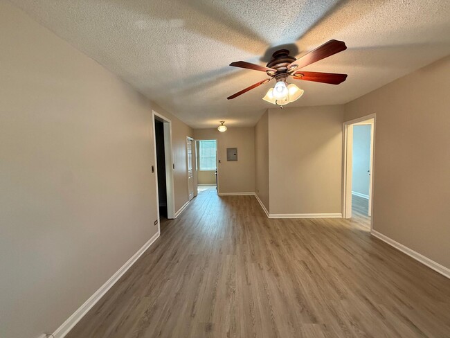 Building Photo - 230 N George Mason Dr