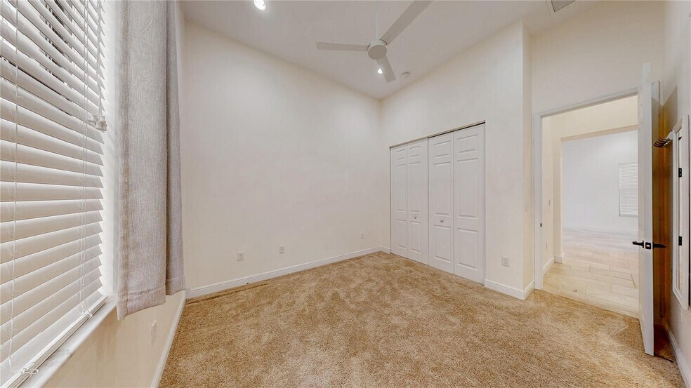 Building Photo - 4046 NW 85th Ave