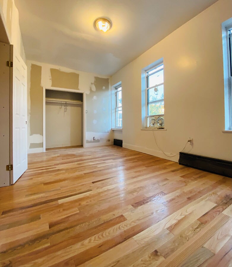 Building Photo - 273 Sumpter St