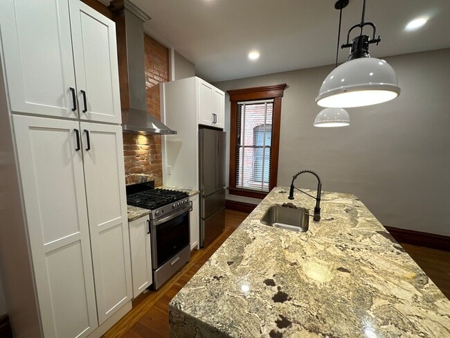 Building Photo - W Hubbard Ave 105-107 NCR