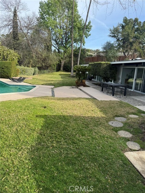 Building Photo - 1140 S Serena Dr