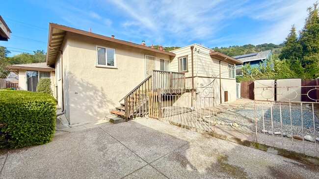 Building Photo - Timeless Oakland Hills Ranch Style Home