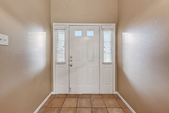 Building Photo - Bear Creek South