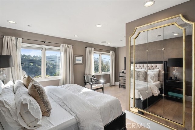 Building Photo - 3642 Alta Mesa Dr