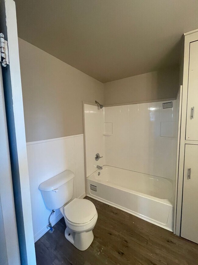 Building Photo - 1614 B St NW