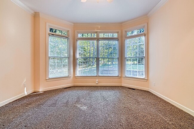 Building Photo - 4 Bedroom single family home in Chapel Hill