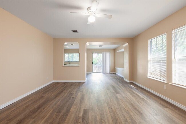 Building Photo - 1328 Water Spaniel Way