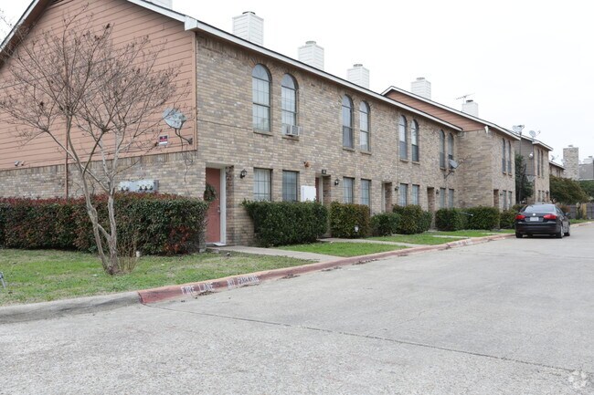 Building Photo - Patito Place Townhomes