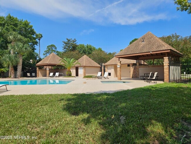 Building Photo - 2715 Lantana Lakes Dr
