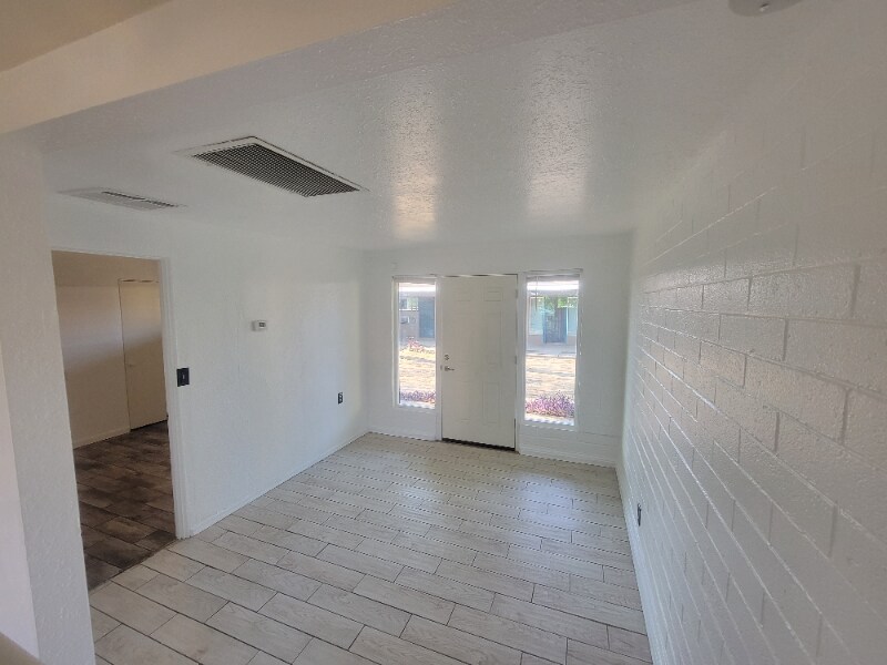 Building Photo - 2860 N Alvernon Way