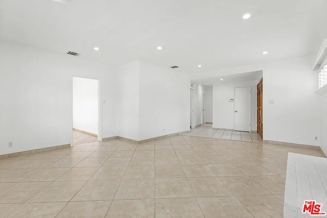 Building Photo - 7377 W 88th St