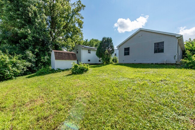 Building Photo - 2131 Prospect Ave