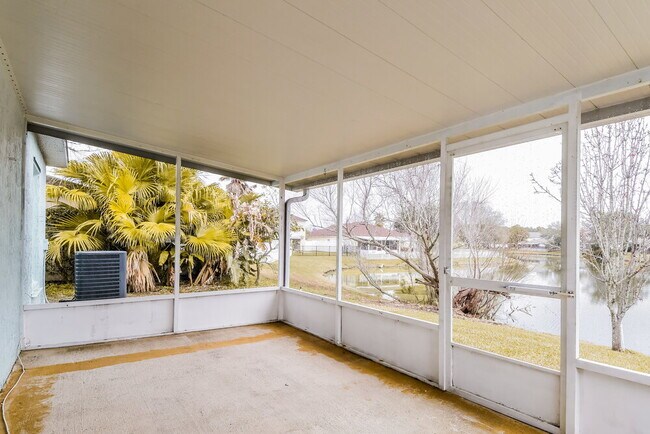 Building Photo - 65 Reeding Ridge Dr W