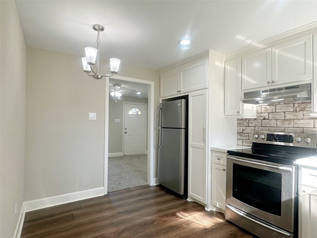Building Photo - 415 7th Ave N