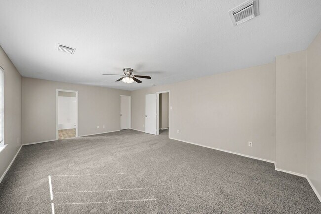 Building Photo - 21619 Knightsbrook Ln