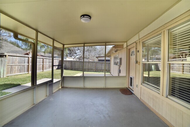 Building Photo - 4611 Kimball Dr