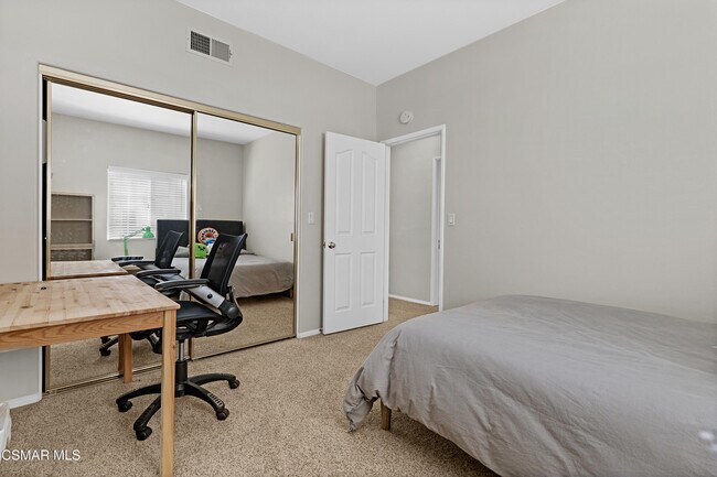 Building Photo - 1048 Mountain Oak Pl